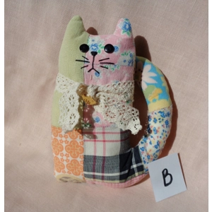 Vintage Quilt Cat Shelf Sitter 7 Inch Farmhouse Ornies Bowl Filler B