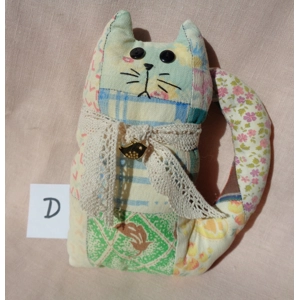 Vintage Quilt Cat Shelf Sitter 7 Inch Farmhouse Ornies Bowl Filler D