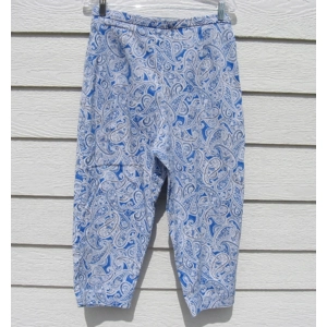 Briggs NY Capris Paisley 31 Waist Blue White Summer