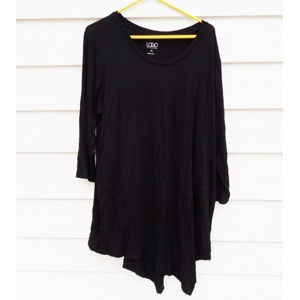 LOGO Lori Goldstein Black Tunic Top 1X Off Center Hem Points