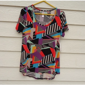 Lularoe Classic T Black Geometric Tee Top Small NWT 36 Chest A-Line