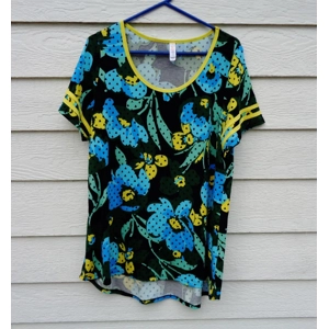 LuLARoe Simply Comfort T-Shirt Top XL 42 Chest Black Print