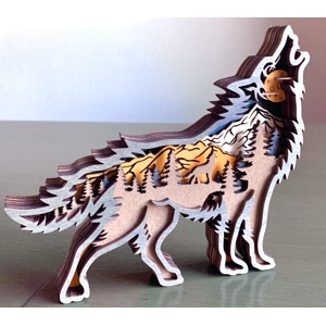 Wood Diorama - Howling Wolf
