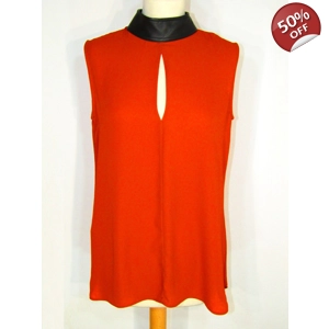 Μπλούζα με δερμάτινο γιακά