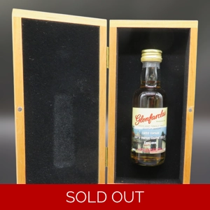 Glenfarclas 25 Year Old 1973-2013 Visitor centre exclusive miniature with wooden box