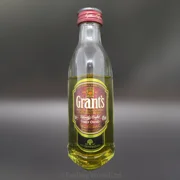 Grant's The Family Reserve Blended Scotch Whisky miniature.