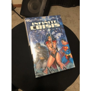 Infinite Crisis Omnibus