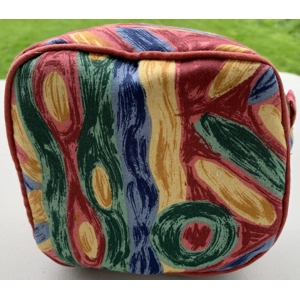 Cosmetic bag