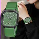Silicone Band Quartz Wrist W..