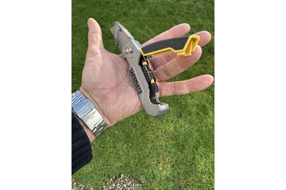 Tapemate SK5 BLADE Utility Knife with integrated screwdriver