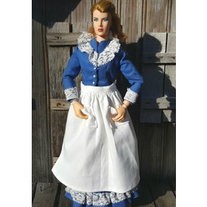 white apron w/2 pockets