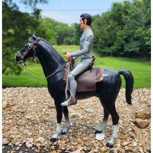 # 6 medieval/fantasy saddle set