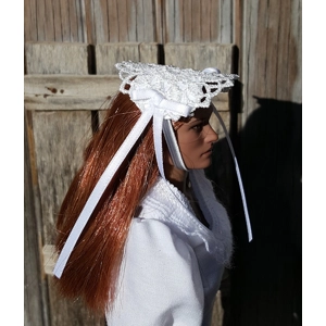 # 3 white bonnet
