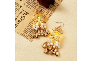 Salty Traditional Lantern Pe..