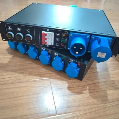 32a Single Phase 6 Way 13a 19" Distro