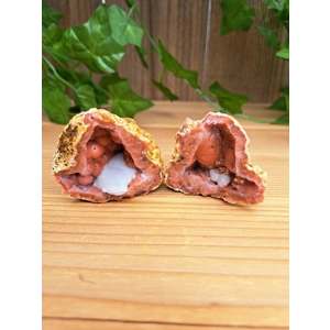 4.47 oz Two Piece Crystal Geode from Marrakech Morroco. Boytroidal Crystal Geode. One of a kind Geod