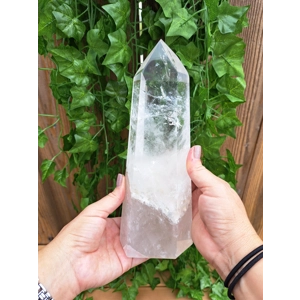 3.73 Lb Clear Quartz Crystal Point. 9.25 Inch Clear Polished Quartz Crystal Point. You get this piec