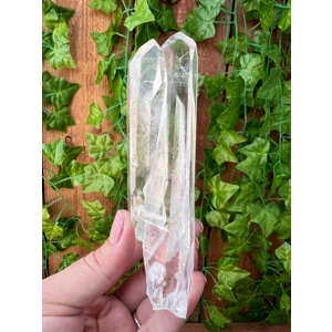 6.28 oz. Colombian Twin Quartz Crystal Points. You Get This Piece! C7
