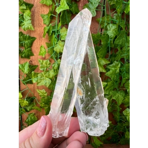 6.28 oz. Colombian Twin Quartz Crystal Points. You Get This Piece! C7