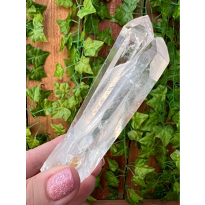 6.28 oz. Colombian Twin Quartz Crystal Points. You Get This Piece! C7
