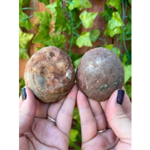 3.96 oz. Geode cut in half. Geode pair.  Polished Geode with Quartz points. G9. You get this piece!