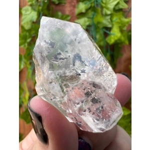 1.29 oz. Large Herkimer Diamond Quartz Crystal with MOVING Enhydros from Herkimer County NY. 36.6 gr
