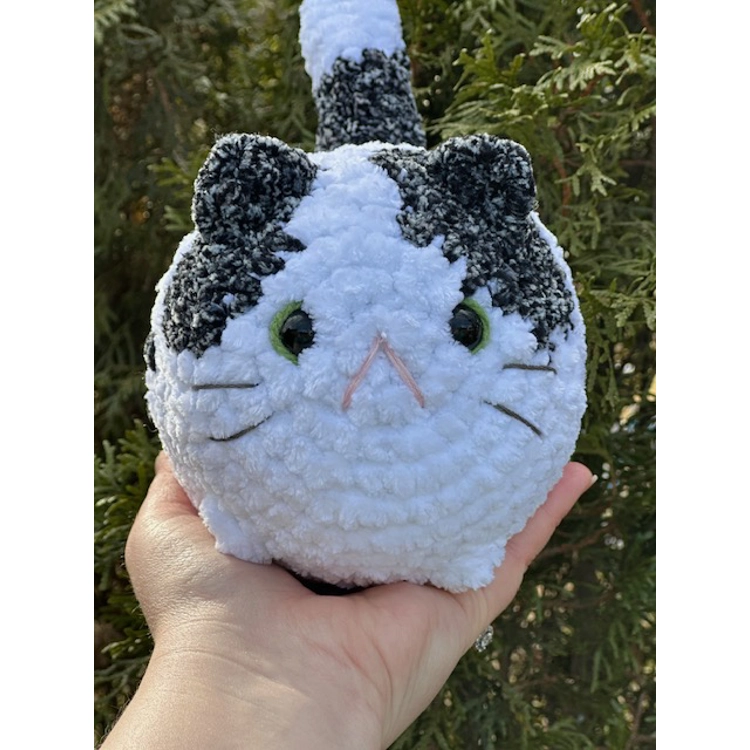 Loaf Cat Black/White