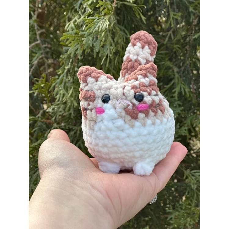 Momo Cat Cream/White