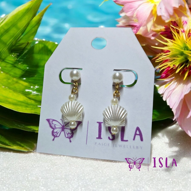 Shell stud earrings