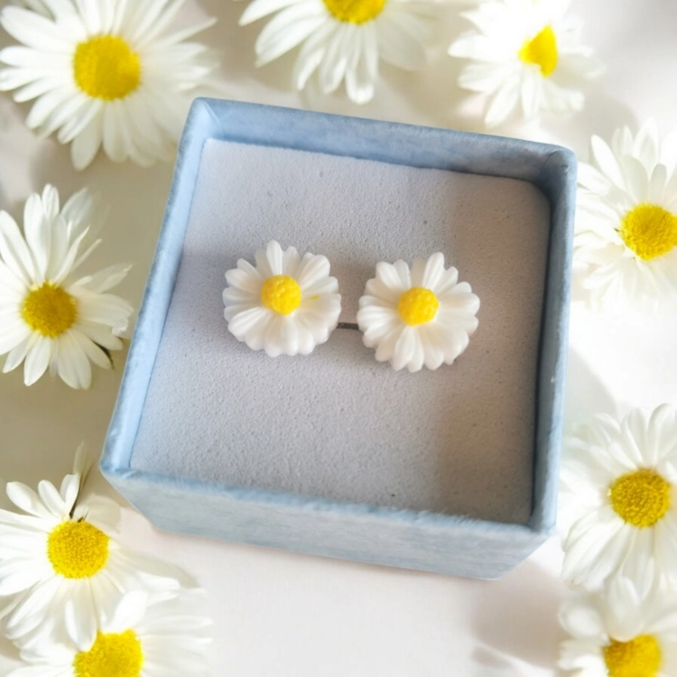 Flower studs