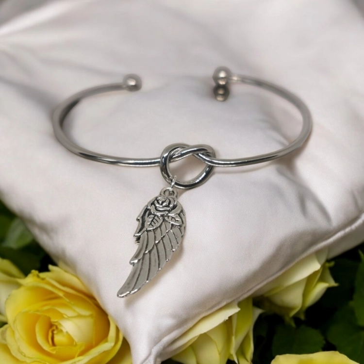 Angel wing charm bracelet