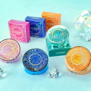 Beautiful shiny portable contact lens box kit