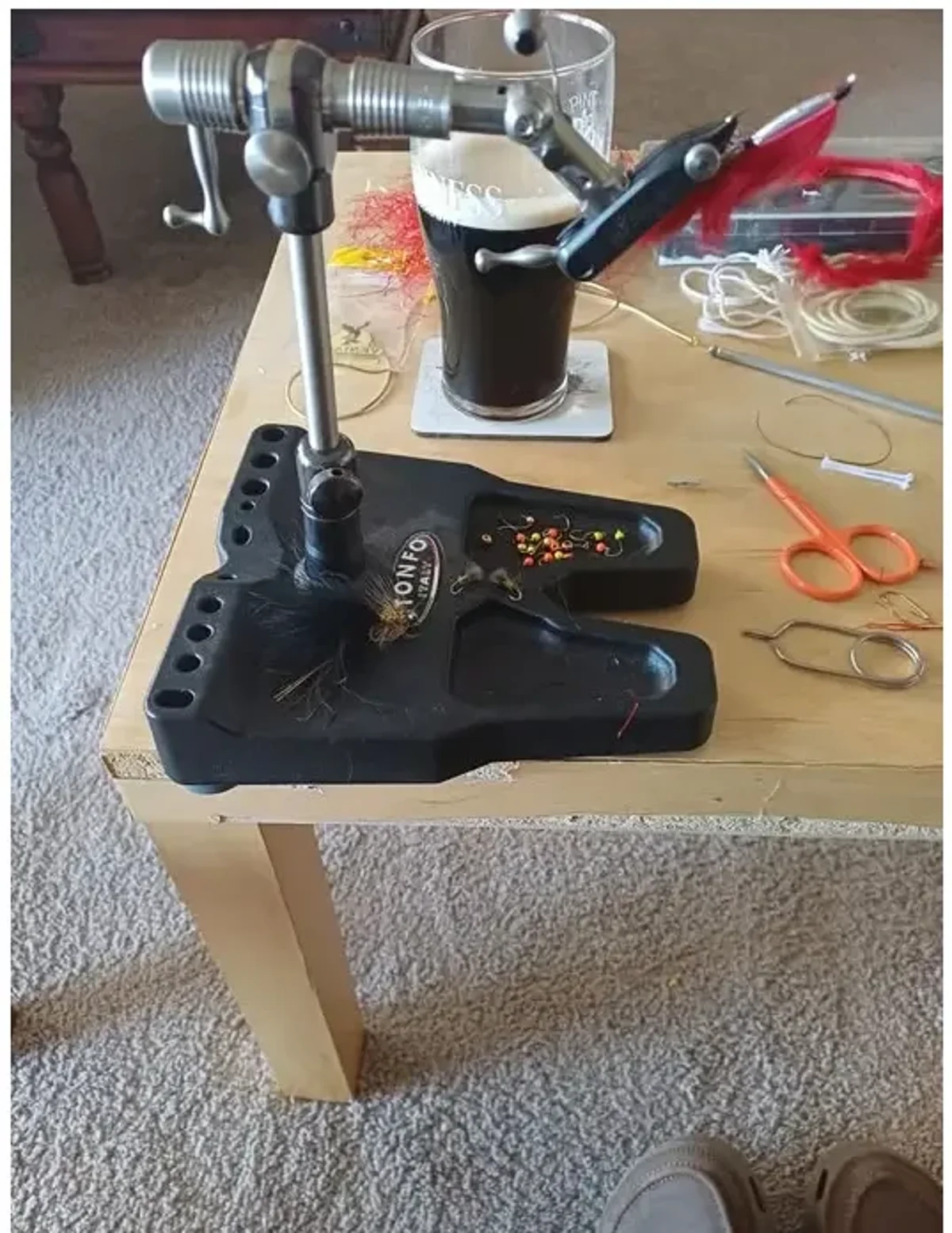 Fly tying vice security: Pedestal or Clamp?