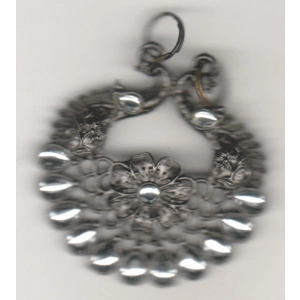 Pendant with White crystals