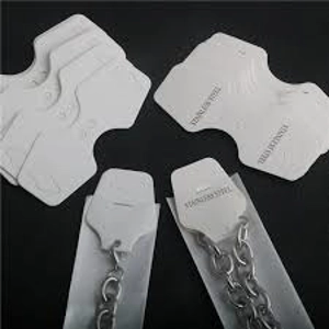 white chain display cards