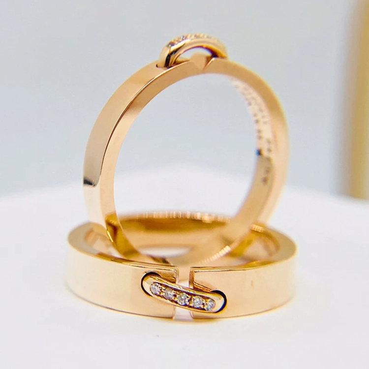 18K Gold Round Natural Diamo..