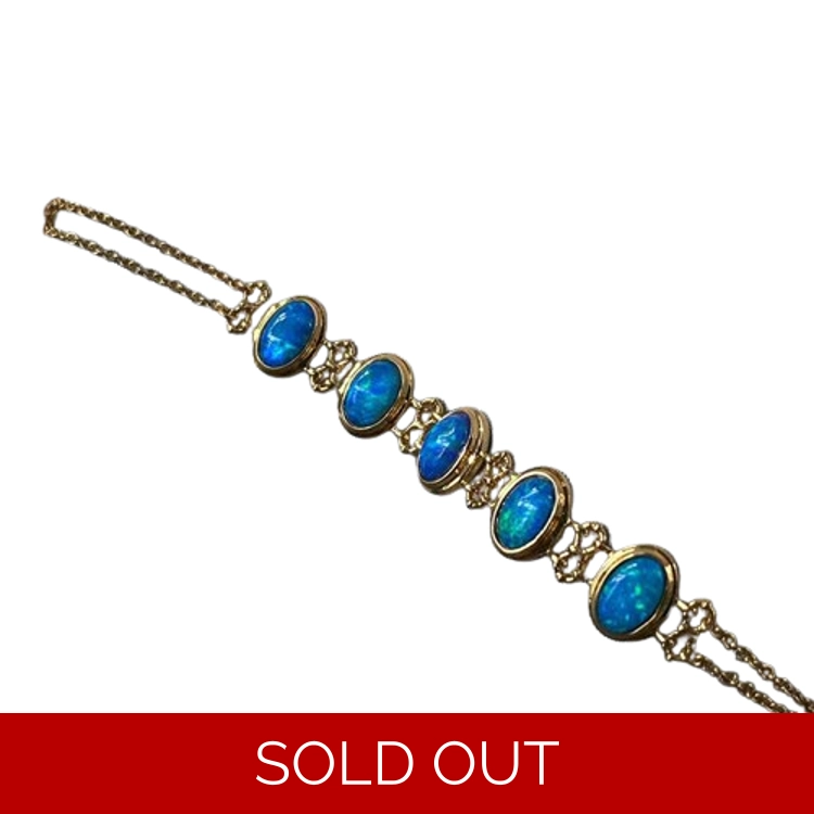 18K Gold Oval Cut 0.35ct Nat..