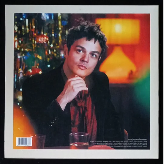 Add a seasonal favourite to your vinyl offerings with Jamie Cullum – The Pianoman At Christmas on vinyl. Originally released in 2008, this festive jazz-pop album features Jamie’s unique blend of piano virtuosity, warm vocals and fresh interpretations of Christmas classics alongside original songs.