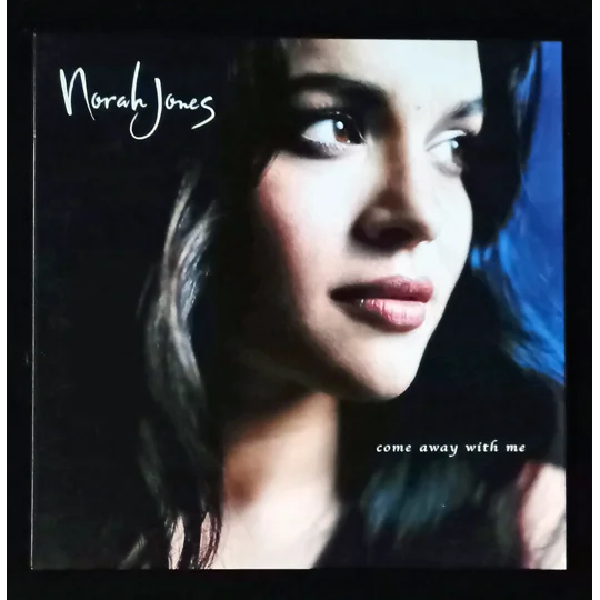 Norah Jones – Come Away With Me, pressed on quality vinyl. This edition is a reissue on Blue Note. The debut album from Norah Jones blends jazz, pop, blues, folk and soul into an intimate and timeless listening experience.