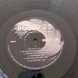 Bond 25 - James Bond Sound Tracks (Royal Philharmonic Orchestra)