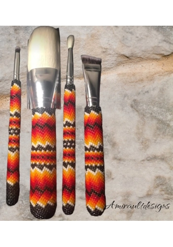 Beaded makeup brush covers