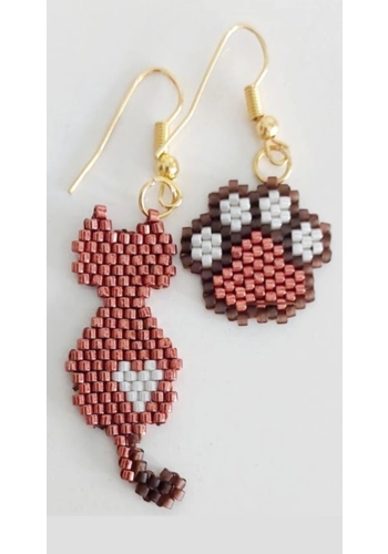 Flat beaded earrings cat