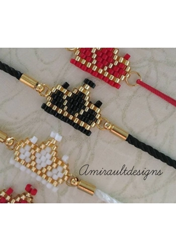 Flat beaded bracelet
