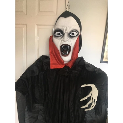 6ft GIANT head Vampire Dracula Hanging decoration with LED eyes- Fairground ride style 6ft GIANT head Vampire Dracula Hanging decoration with LED eyes- Fairground ride style