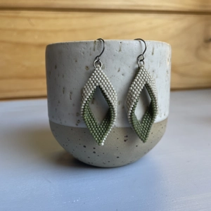 Peyote Folded Leaf - Matte Green and Beige