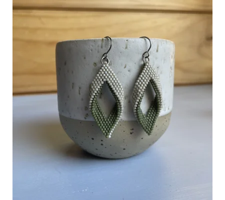 Peyote Folded Leaf - Matte Green and Beige