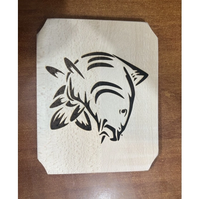 Gravírozott hal mintás vágódeszka