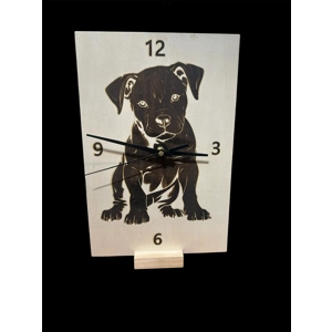 Gravírozott kutyás óra