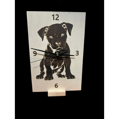 Gravírozott kutyás óra