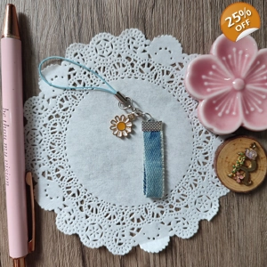 Chambray Ribbon and Daisy Phone Charm
